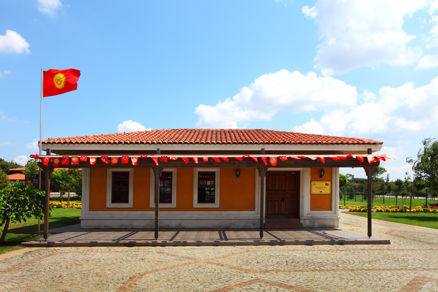 Kırgızistan Evi Dış Görünüm