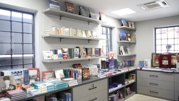 İstanbul Kitapçısı Yerebatan Sarnıcı Şubesi